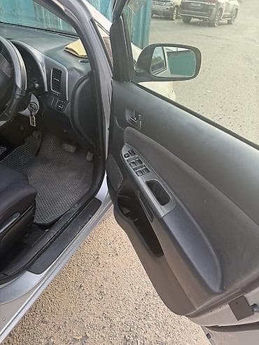 m5 g30: Toyota WISH: 2003 г., Автомат, Бензин, Минивэн — 1