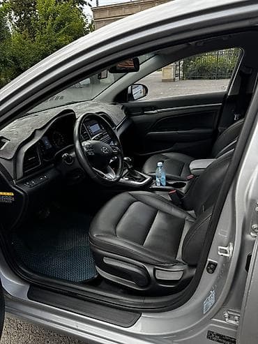 Hyundai Avante: 2019 г., 1.6 л, Автомат, Бензин, Седан — 10