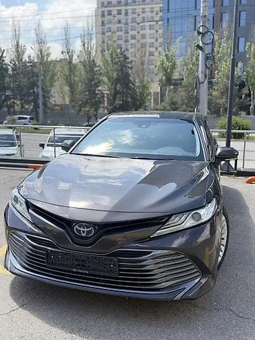 камри 22: Toyota Camry: 2018 г., Гибрид, Седан — 2