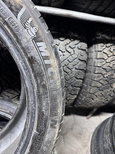 265 45 r21: Резина 1 шт 
Шина Michelin 
265/45/21 — 4