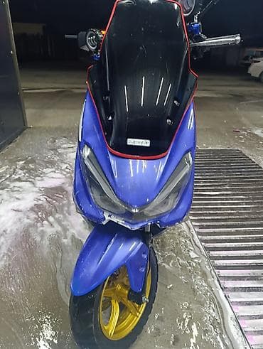 Макси-скутер Suzuki, 150 куб. см, Бензин, Б/у