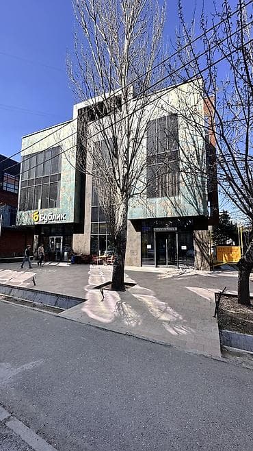 seven: Аренда офисов, 60 м², В бизнес центре, 1 линия, С видом на горы, С отдельным входом — 1