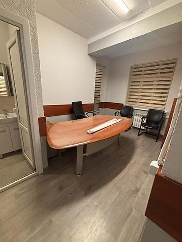 red centr: Аренда офисов, 80 м², В жилом комплексе, С отдельным входом, С отдельным сан узлом, 1 линия — 10