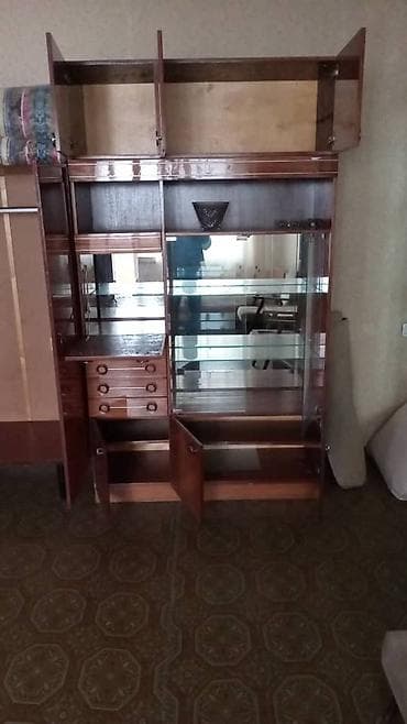 сервант советские: Стенка-шкаф, Тип стенки-шкафа: Советская, Для зала, Особенности: Для хранения посуды — 3