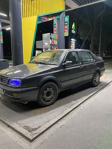 vw golf 2: Volkswagen Vento: 1992 г., 2 л, Механика, Бензин, Седан — 3