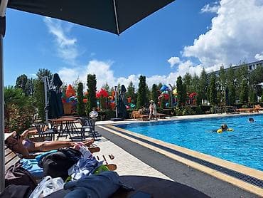 клёш джинсы: Семейный курортный комплекс у воды с открытым подогреваемым бассейном — 4