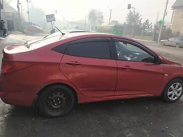 киа 2010: Hyundai Solaris: 2011 г., 1.6 л, Механика, Бензин, Седан — 3
