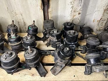 windom mcv30: Подушка мотора Toyota 2003 г., Б/у, Оригинал, Япония — 1