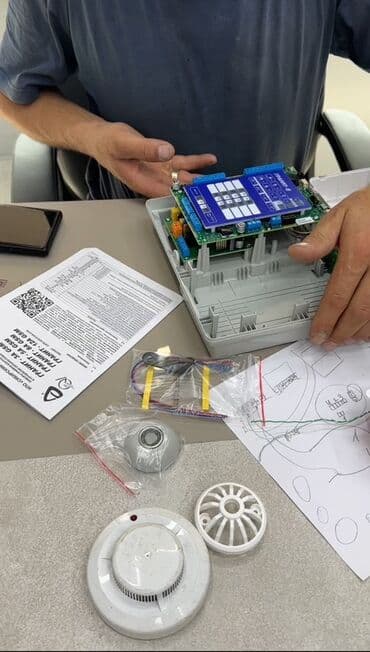 установка домафона: Услуга: установка охранно‑пожарной сигнализации под объект. Что — 5