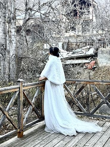 Личные вещи: Свадебное платье, Со шлейфом, Фатин, А-силуэт, Кружево, Б/у — 5