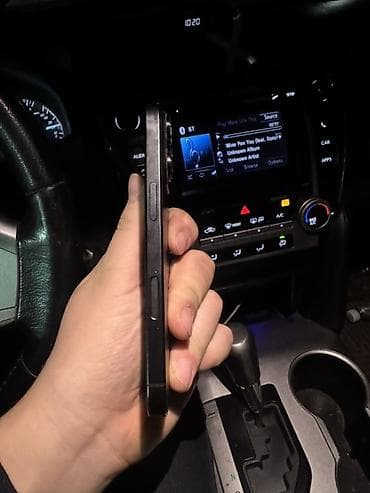 bluetooth keyboard: IPhone 16 Pro, Б/у, 256 ГБ, Space Gray, Наушники, Зарядное устройство, Защитное стекло, В рассрочку, 90 % — 4