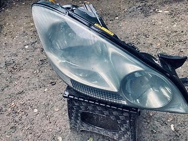 Компрессоры для авто: Передняя правая фара Toyota 2002 г., Б/у, Оригинал, Япония — 2