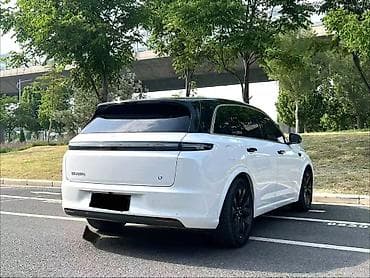 Lixiang: Lixiang L7: 2023 г., 1.5 л, Автомат — 5