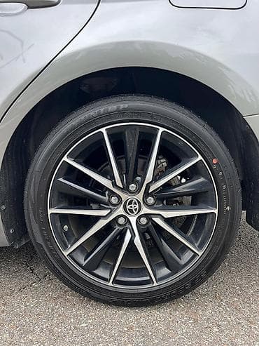 Унаа: Toyota Camry: 2021 г., 2.5 л, Гибрид, Седан — 10
