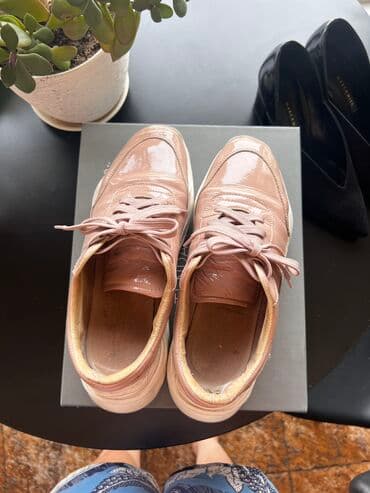 немецкая обувь бишкек фото: Кроссовки 39,40 го размера состояние хорошее, отдам за 1500 сомов — 2