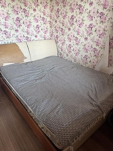 каркас на кровать: Двуспальная кровать, Б/у, С ящиком для хранения, длина - 200 см — 2