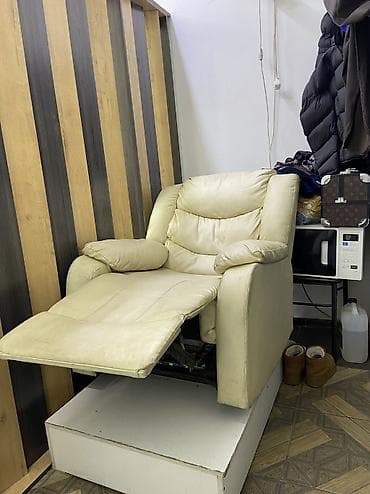 Продается кресло реклайнер в хорошем состоянии подходит для