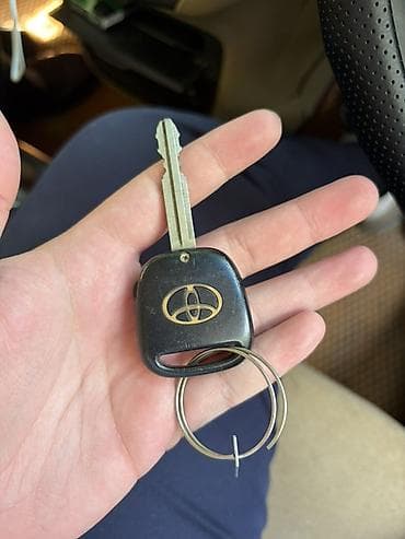 пульт для авто: Ключ Toyota Оригинал — 4