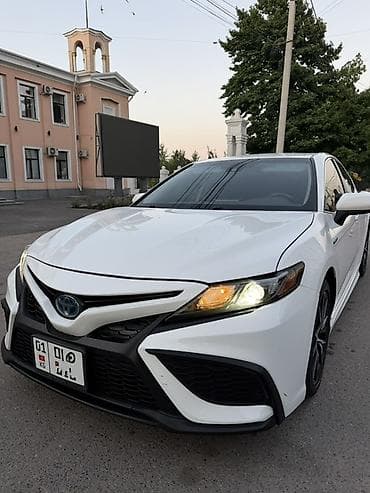 Продажа авто: Toyota Camry: 2021 г., Автомат, Гибрид, Седан — 1
