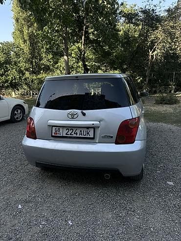 Toyota Ist: 2002 г., 1.3 л, Автомат, Бензин, Хэтчбэк