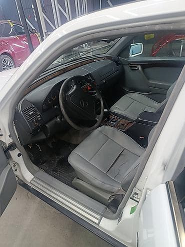 Транспорт: Mercedes-Benz C-Class: 1996 г., Автомат, Бензин, Седан — 4