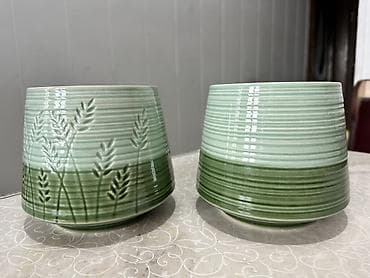 гүл койгуч: Керамические горшки для цветов. В наличии 2 шт. Каждый по 500 сомов — 1