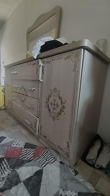 Дом и сад: Комод для одежды, Б/у, С зеркалом, ЛДСП, цвет - Бежевый — 1