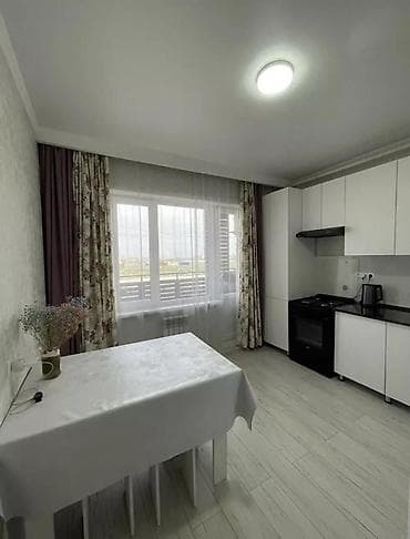 молодёжный квартал: 1 комната, 48 м², 108 серия, 1 этаж, Евроремонт — 4
