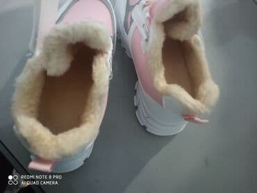 Детская обувь: Срочно продаю зимние кроссовки новые размер не подошли — 4