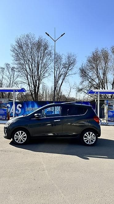 matiz 2013: Chevrolet Spark: 2016 г., 1 л, Автомат, Бензин, Хэтчбэк — 4