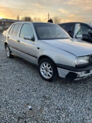 дом обмен на авто: Volkswagen Vento: 1993 г., Седан — 5