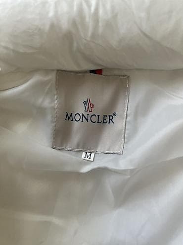 сары булун: Пуховый жилет Moncler, белый Размер: M Состояние: отличное Цвет — 3