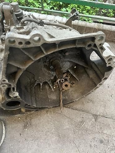 Өткөргүч куту Механика Nissan 2002 г., Колдонулган — 1