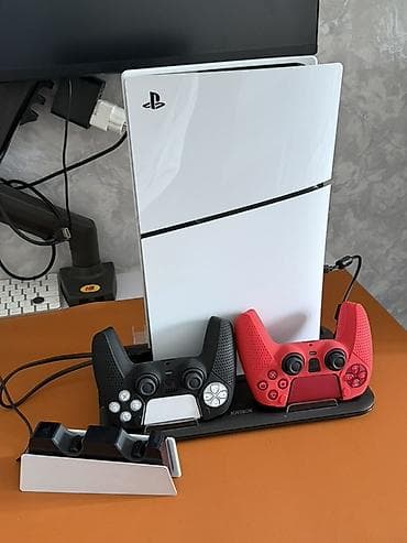 Игровая консоль PlayStation 5 (версия Slim, белая) с аксессуарами