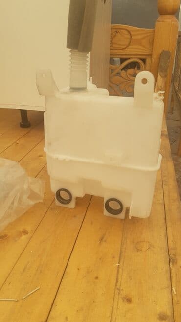 всвязи с переездом: Бачок Toyota Новый, Оригинал — 2