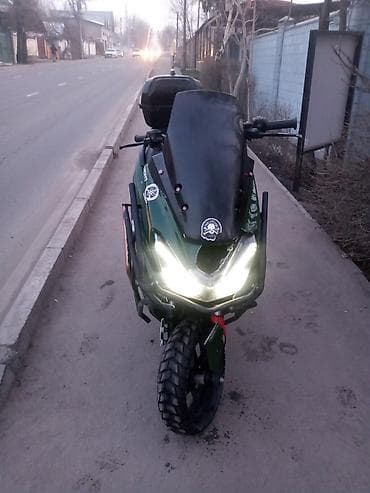 Скутеры: Макси-скутер Yamaha, 150 куб. см, Бензин, Б/у — 3