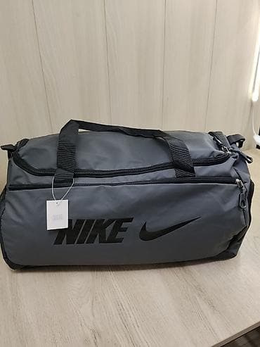 kipling monkey: Спортивная сумка Nike (дорожная/тренировочная), цвет: серый с черным — 1