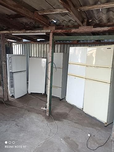 Холодильники разных моделей и размеров - Классическая компоновка