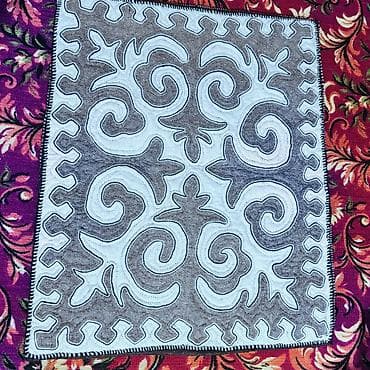 понно: Декоративная панель из войлока с этническим орнаментом. - Материал — 2