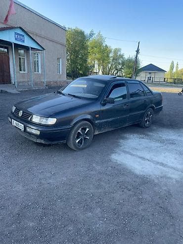 e star: Volkswagen Passat: 1994 г., Ручные, Бензин, Седан — 2