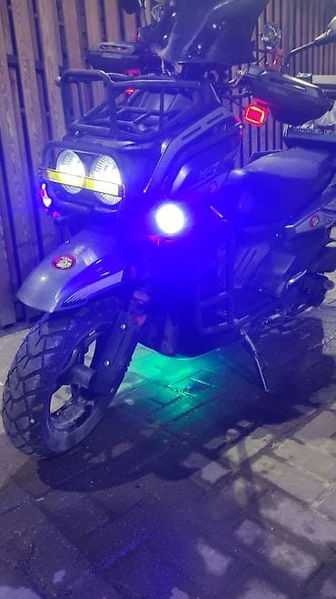 n макси: Макси-скутер Tank, 150 куб. см, Бензин — 6