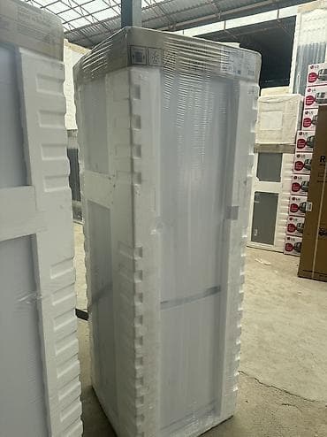 mini refrigerator: Холодильник Indesit, Новый, Двухкамерный, De frost (капельный), 60 * 185 * 65 — 10