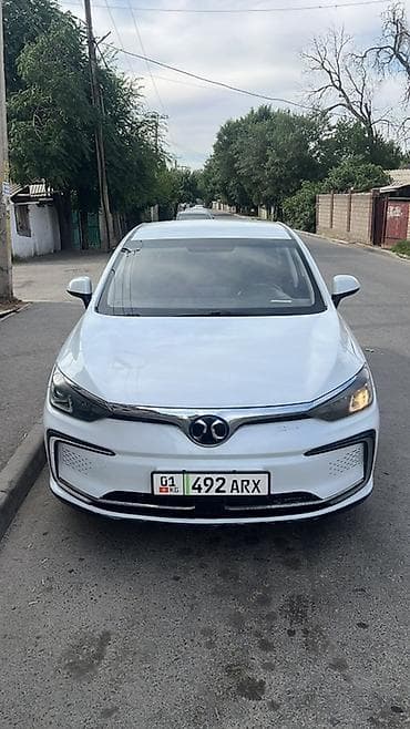 Электромобиль седан BAIC EU5, белый цвет кузова. ОБМЕН НА КИА ИЛИ at lalafo.kg Электромобиль седан BAIC EU5, белый цвет кузова. ОБМЕН НА КИА ИЛИ