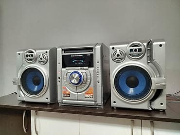 Продаю Panasonic музыкальный центр есть AUX. есть и другие муз центры