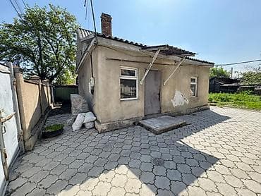 продаю дом с магазином: 🏡 Продается участок с домом в перспективном районе Бишкека! 📍 ж/м — 1