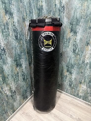 Боксерская груша Б/У, но в отличном состоянии. Кожа Высота 135 см