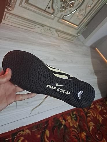 Зимний спорт: Новые подарили но я не особо играю мой размер 41 но на них написано 43 — 3