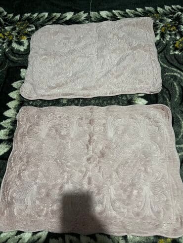 двуспальное одеяло из шерсти: Покрывало для кровати, Б/у — 2