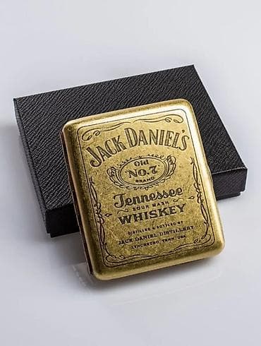 Аксессуары: Металлический портсигар «Jack Daniel’s» в ретро‑стиле. - Корпус — 1