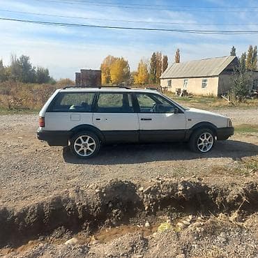 Volkswagen Passat Variant: 1990 г., 1.8 л, Газ, Универсал